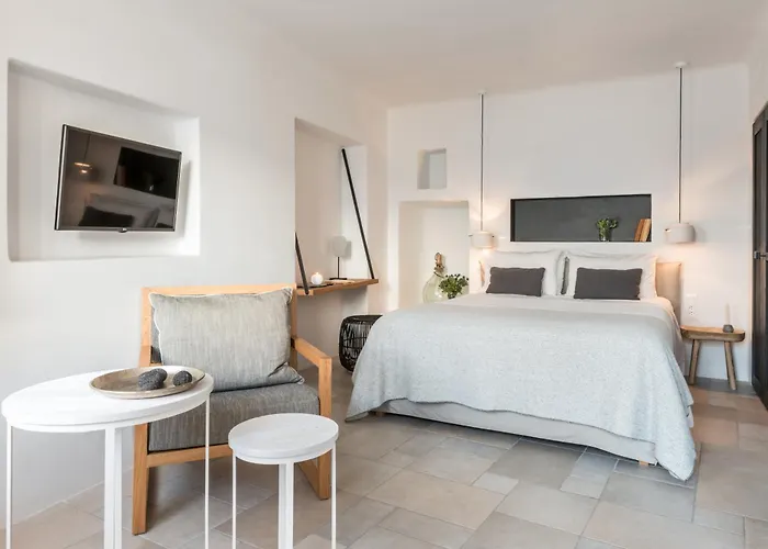 Porto Fira Suites