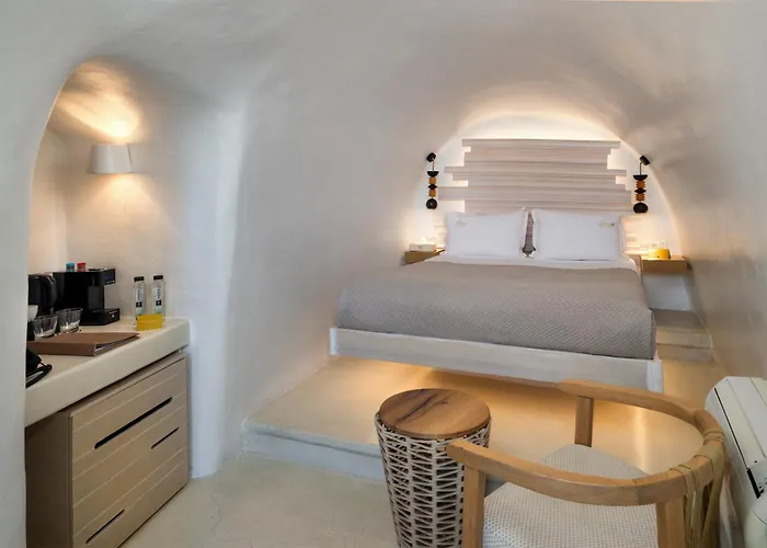 Athina Luxury Suites